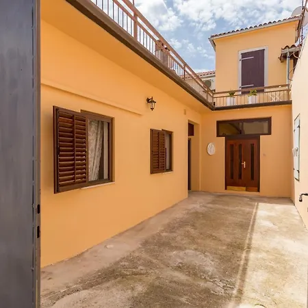 Box * Porec