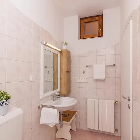 Box Apartment