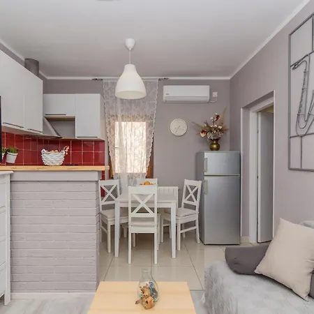 Box Apartment